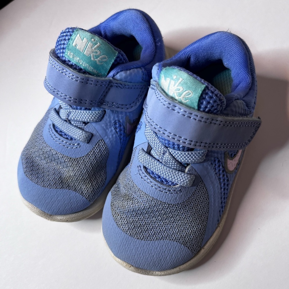 Baby girl Nike Kids Blue Sneakers Sz 5C